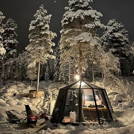 Aurora Igloo With Private Hot Tub By Invisible Forest Lodge 罗瓦涅米 外观 照片