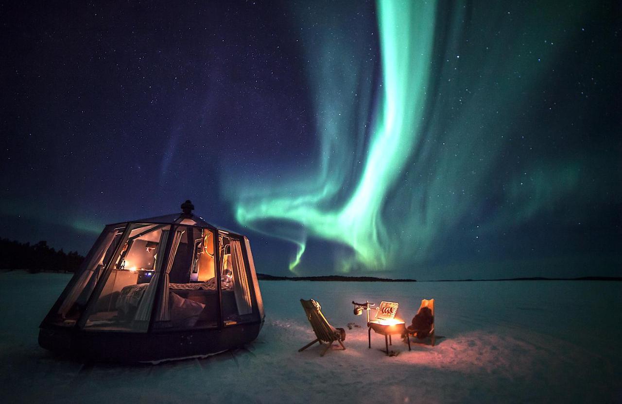 Aurora Igloo With Private Hot Tub By Invisible Forest Lodge 罗瓦涅米 外观 照片