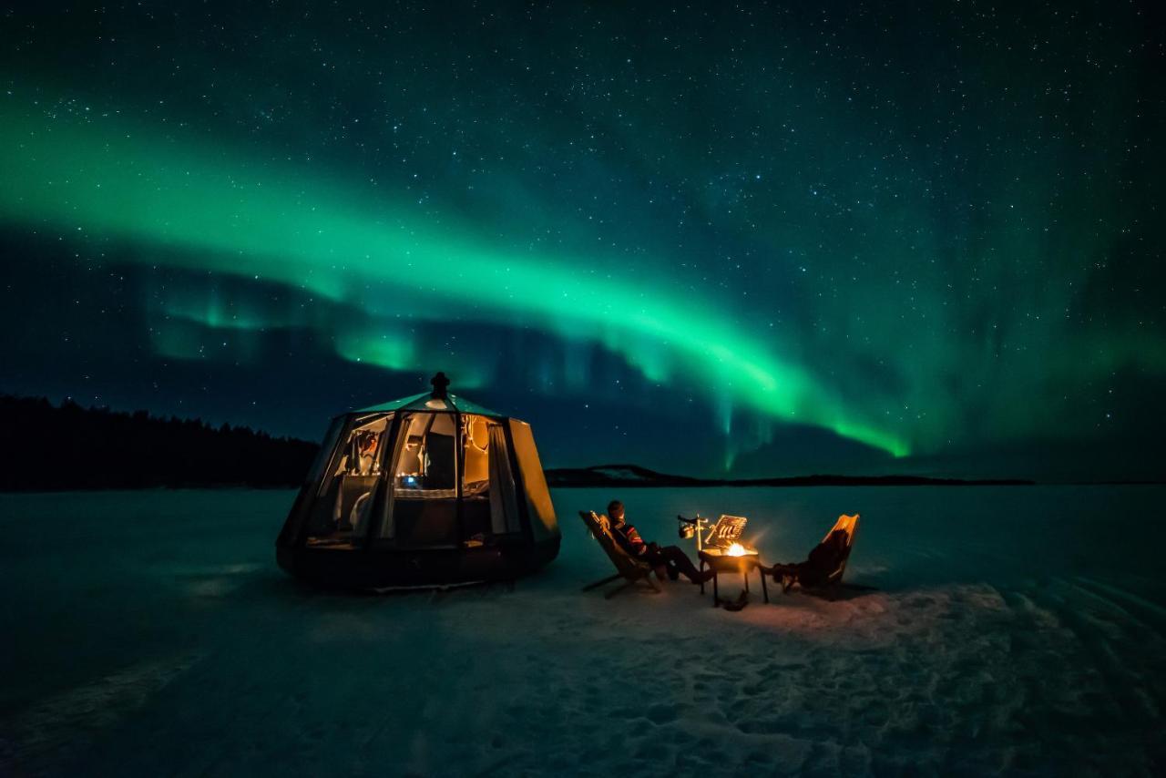 Aurora Igloo With Private Hot Tub By Invisible Forest Lodge 罗瓦涅米 外观 照片