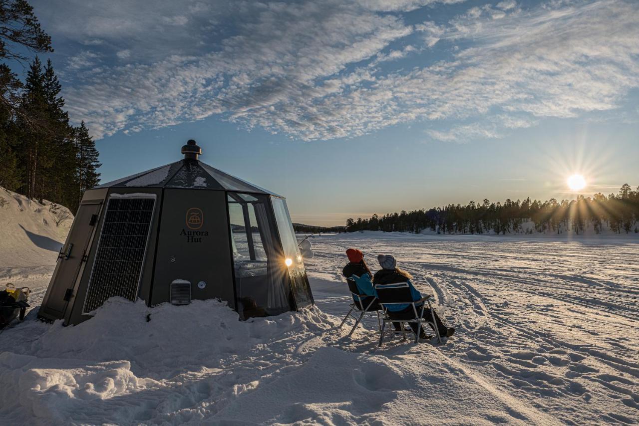 Aurora Igloo With Private Hot Tub By Invisible Forest Lodge 罗瓦涅米 外观 照片